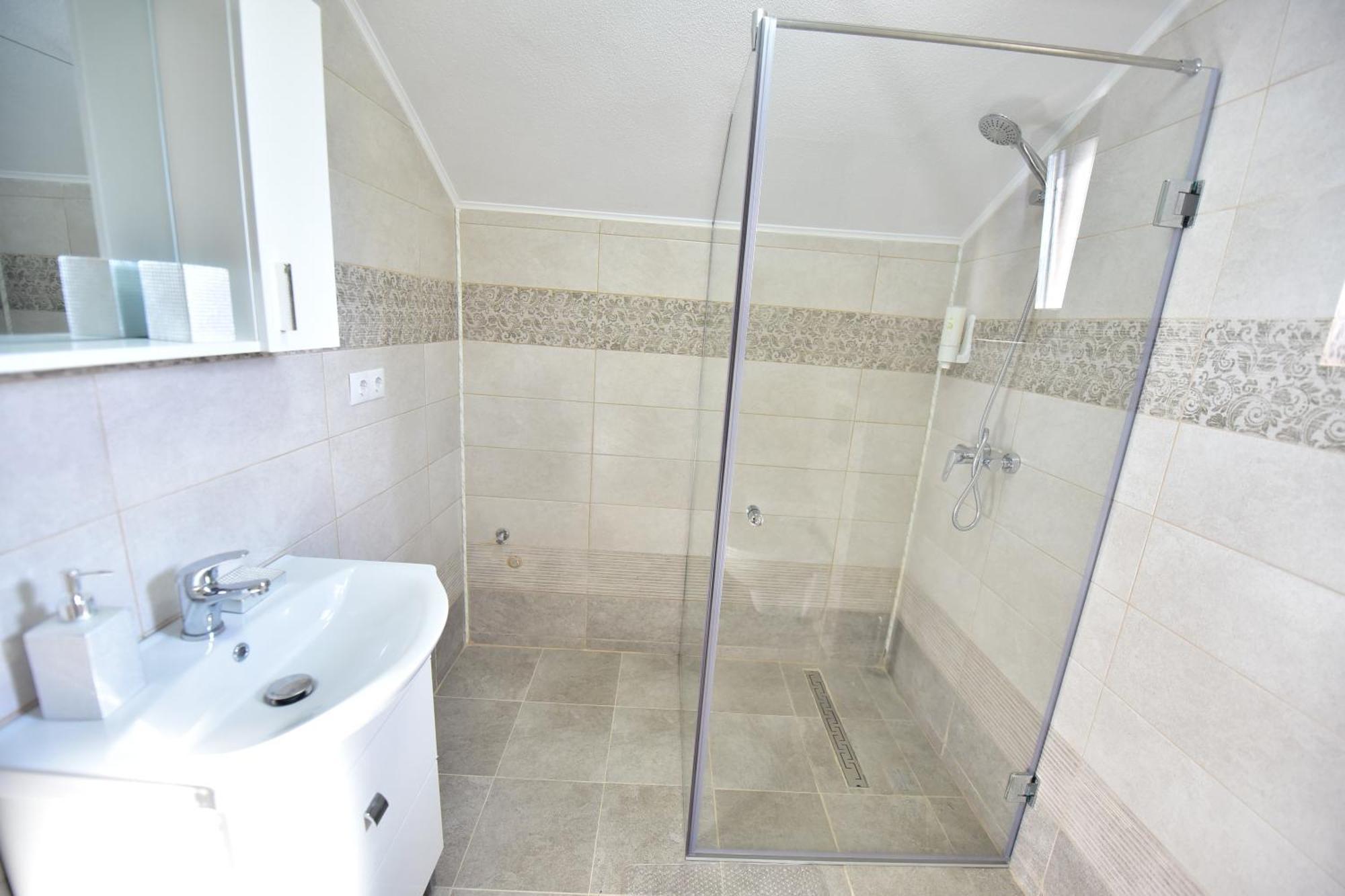 Regim Hotel Hanea Jacuzzi In Camera,Piscina Exterioara Si Sauna Comuna Sibiu Luaran gambar